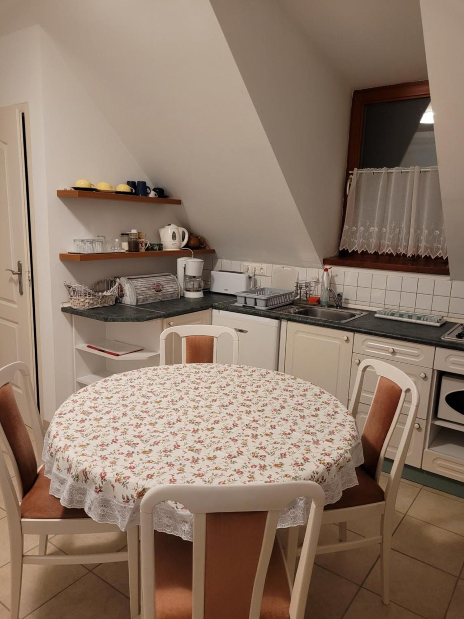 Totvar Lovas Szallashely Kovagotottos
